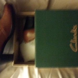 Clarks new in box light brown heels